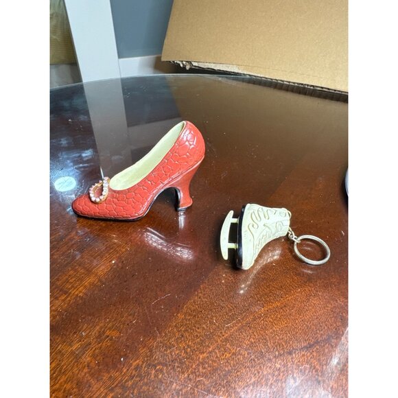 Decorative Red High Heel Shoe Figurine & Ice Skate Keychain Set            70-47 - Picture 2 of 6